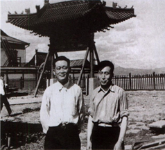Энэхүү нийтлэлийн зохиогч Ли Жү Жүнь ба инженер Юү Мин Цянь засварын ажил дээр