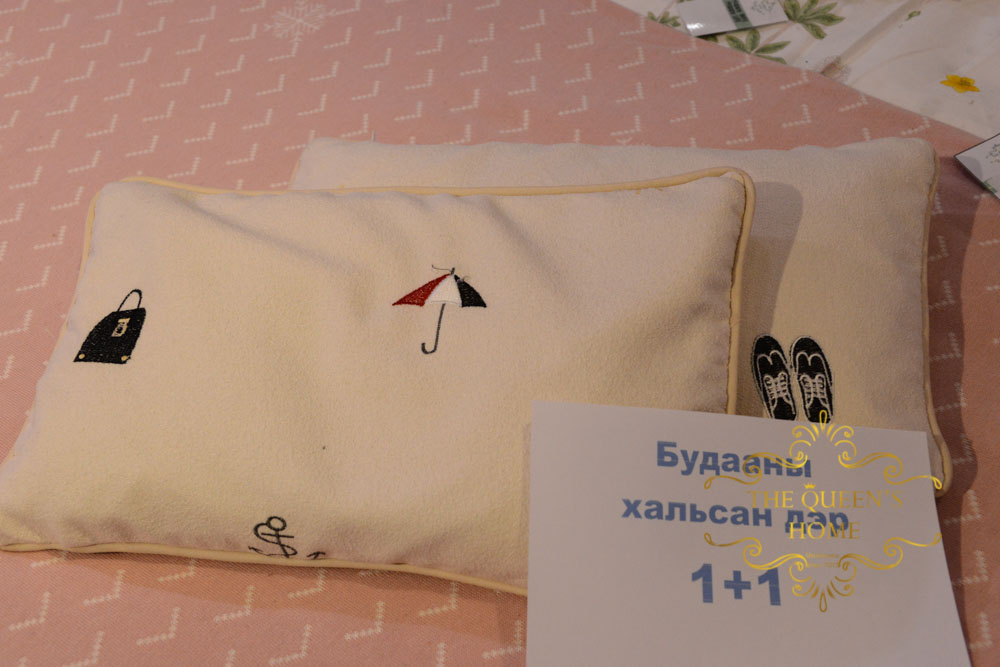  "The Queen's Home" Утас: 7700-2698, 9011-7181 