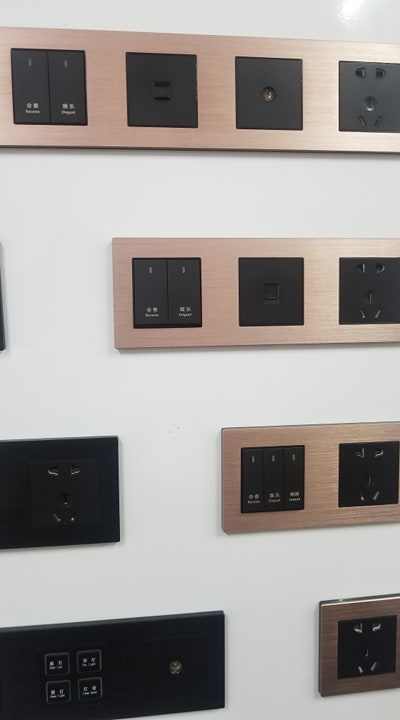 The Queen's Home Утас: 9011-7181