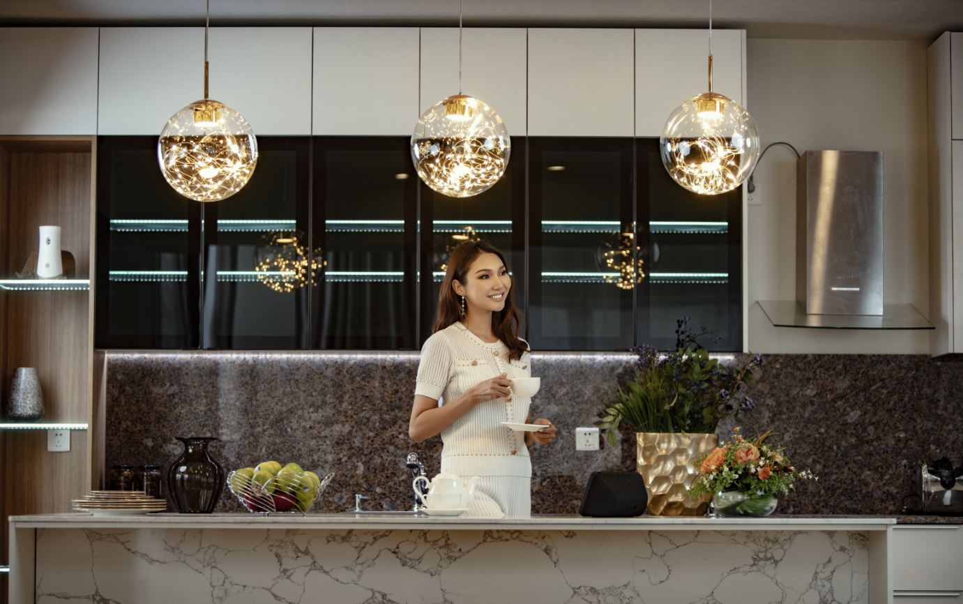 Орчин үеийн дизайнаар урласан герман гал тогооны тавилга бэлгэнд авахыг урьж байна