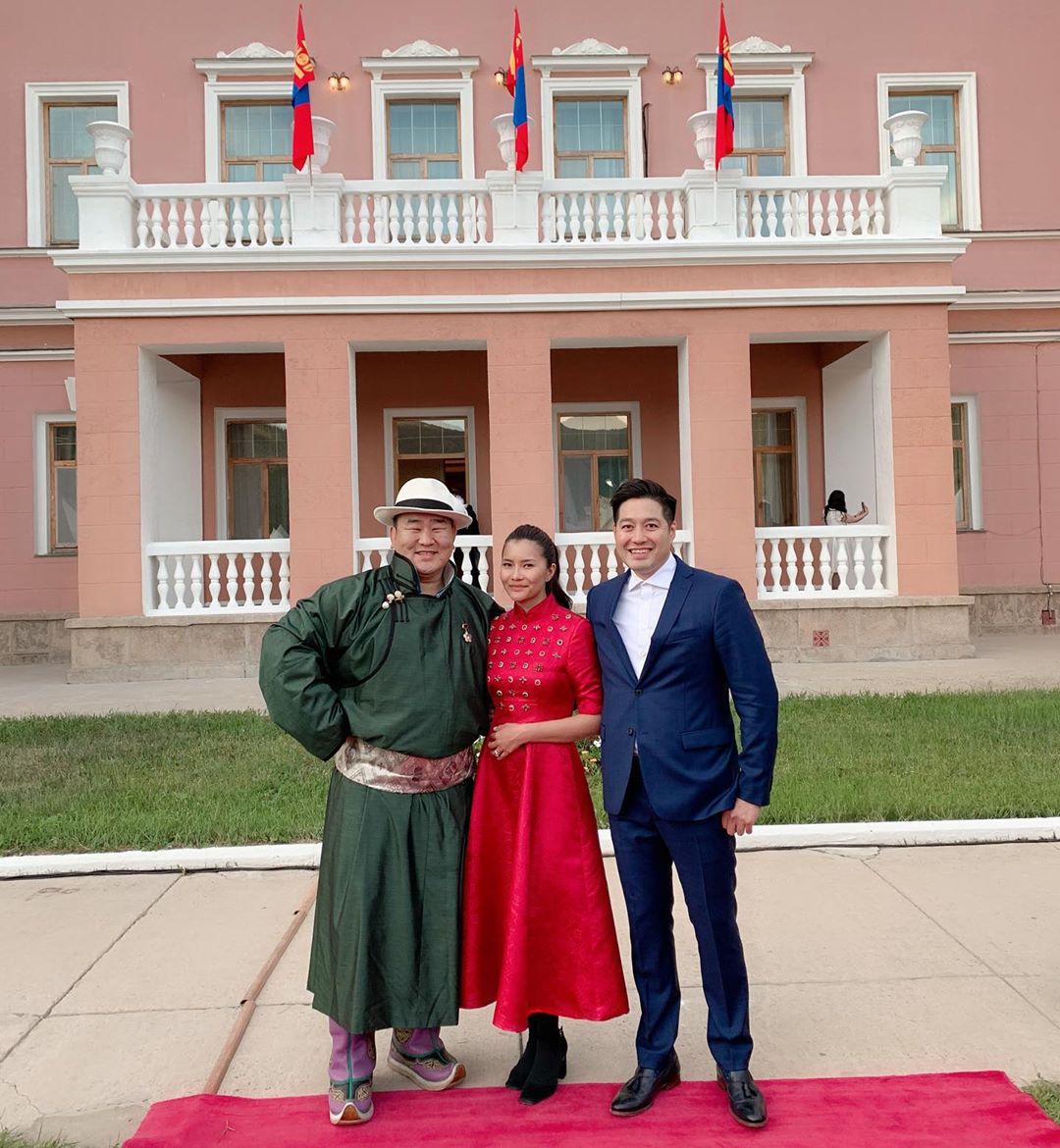 Б.Намуун Их аварга Д.Дагвадорж, нөхөр О.Тэнүүний хамт