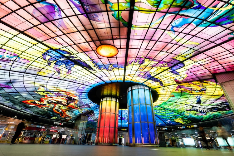 5. FORMOSA BOULEVARD STATION (KAOHSIUNG, TAIWAN)