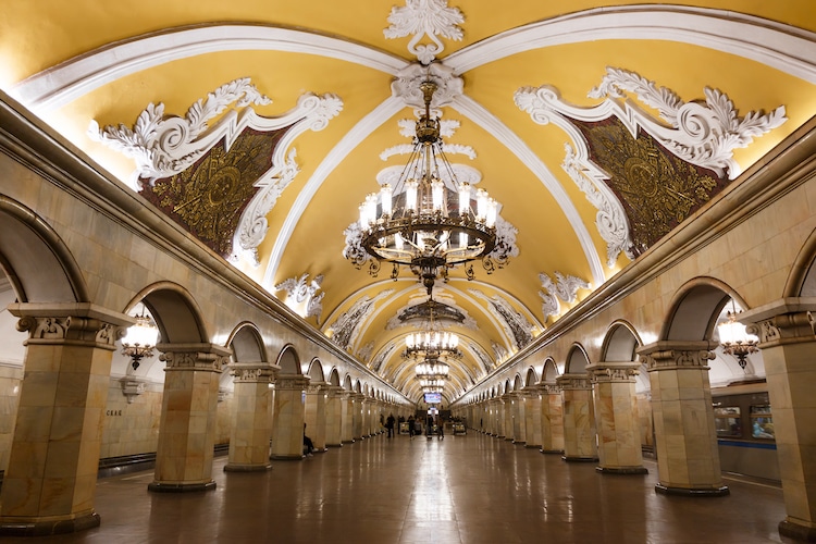 4. KOMSOMOLSKAYA STATION (MOSCOW, RUSSIA)