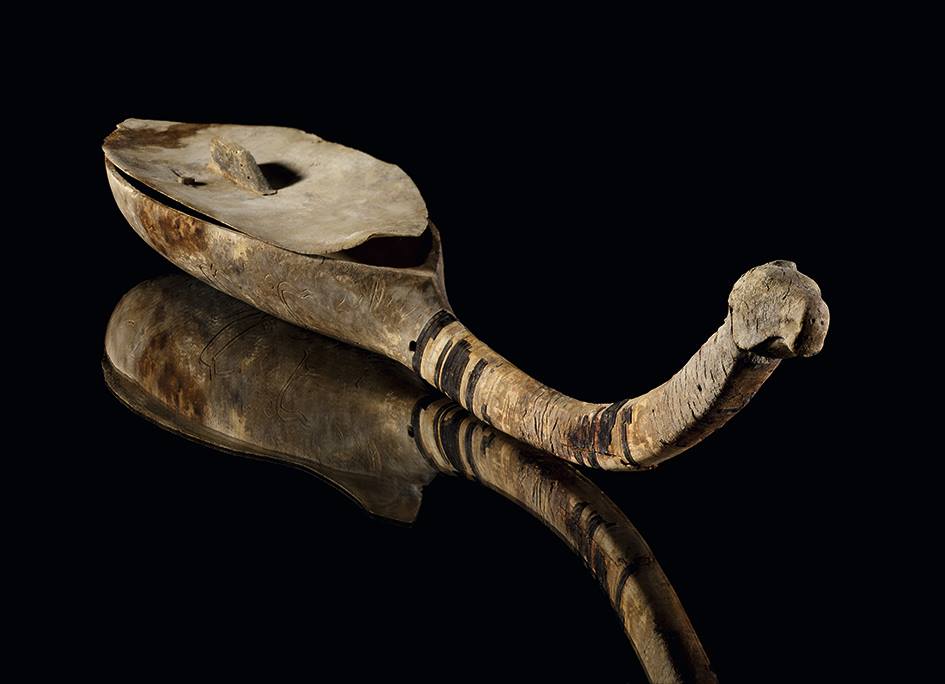 Хөгжмийн нийт урт 72 см, өргөн 10,1 см болно. Он цаг НТ 590-670 он.