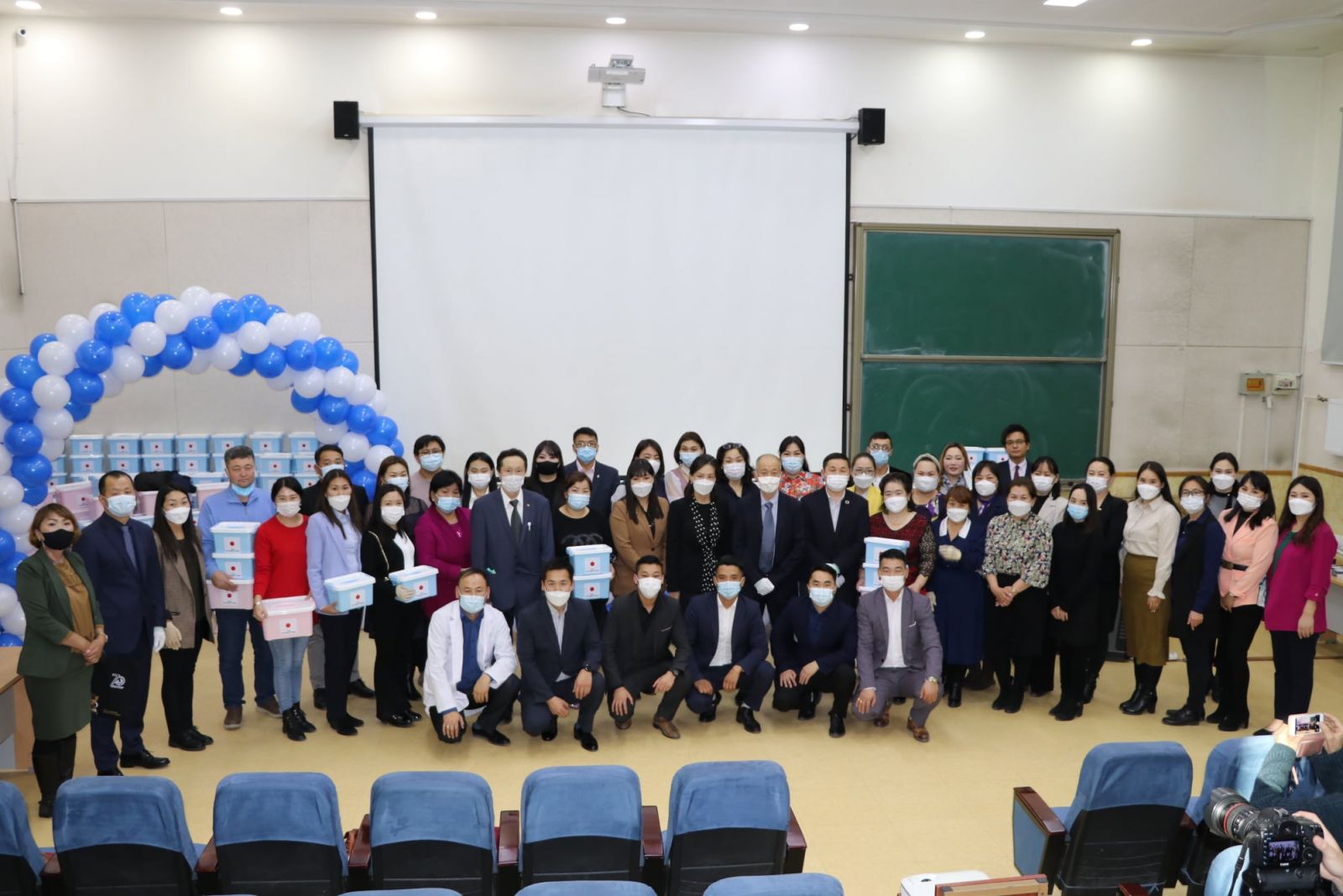 Арга хэмжээнд оролцогсод