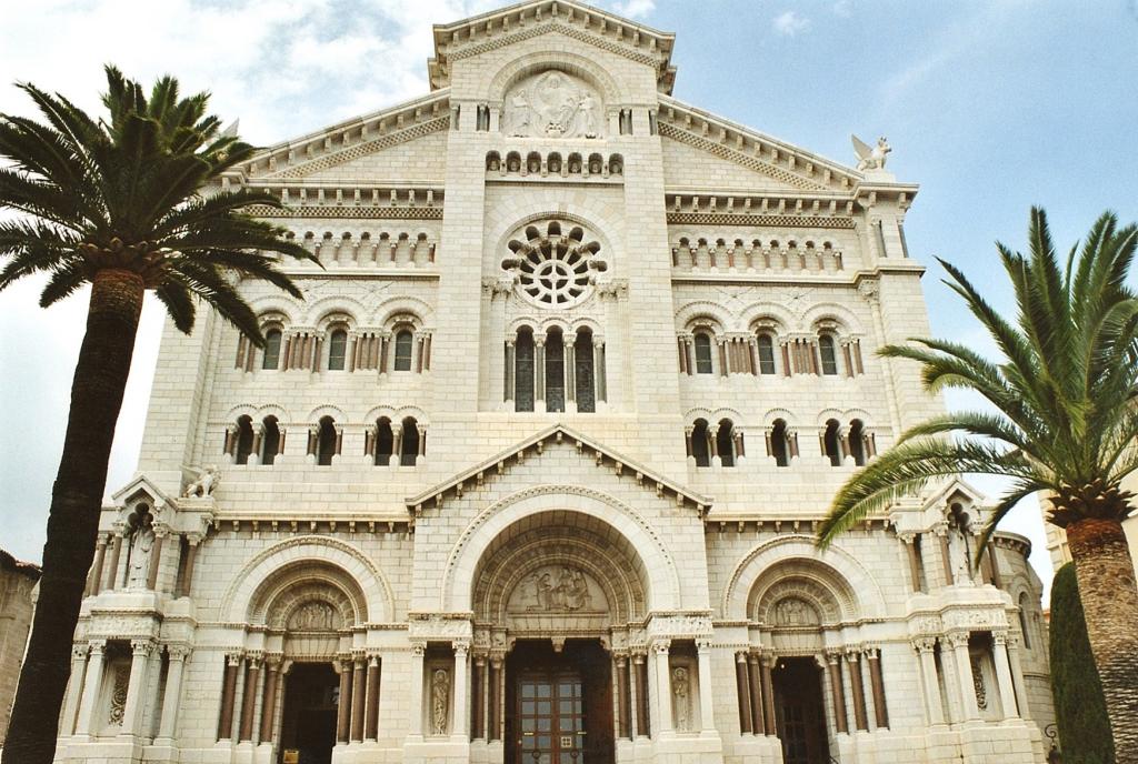 ГЭГЭЭН НИКОЛАЙН СҮМ ГЕРМАН, ӨНДӨР 147,3 М