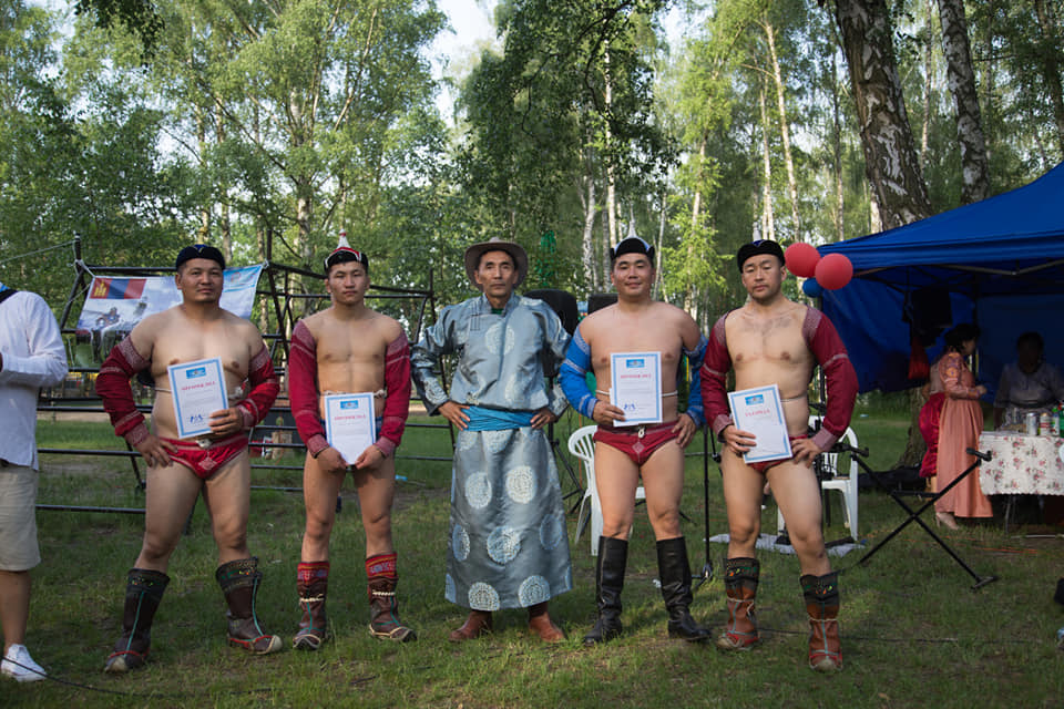 Бүгд найрамдах Польш улсад суугаа Монголчуудын баяр наадам. 