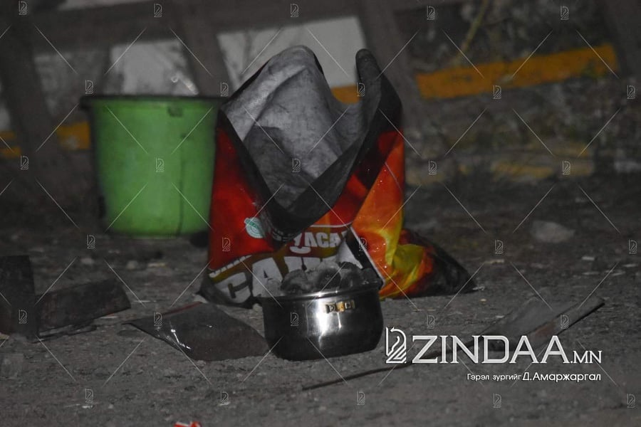 Нэг шуудай нүүрс аваад хэрэглэж байсан нь энэ.