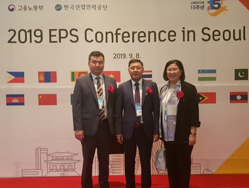 Баруун гар талаас Н.Эрдэнэтуяа