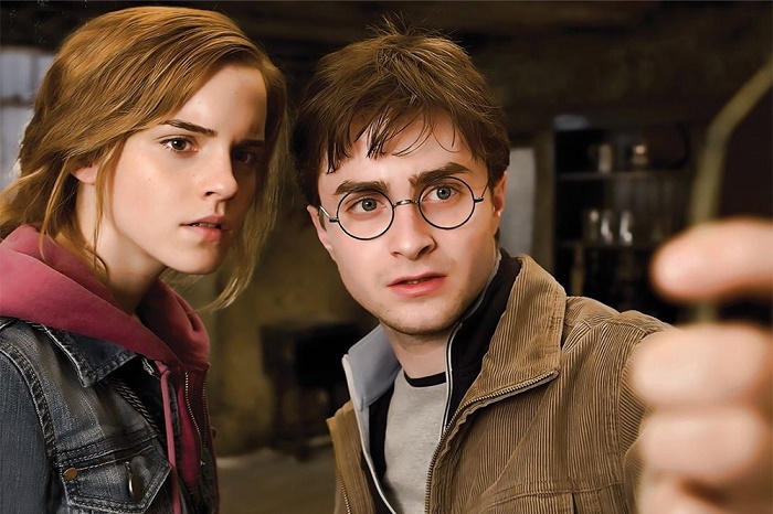 2009 онд Эмма 10 жилийн хамгийн өндөр цалинтай жүжигчин хэмээн Гиннесийн номд багтаж байв.